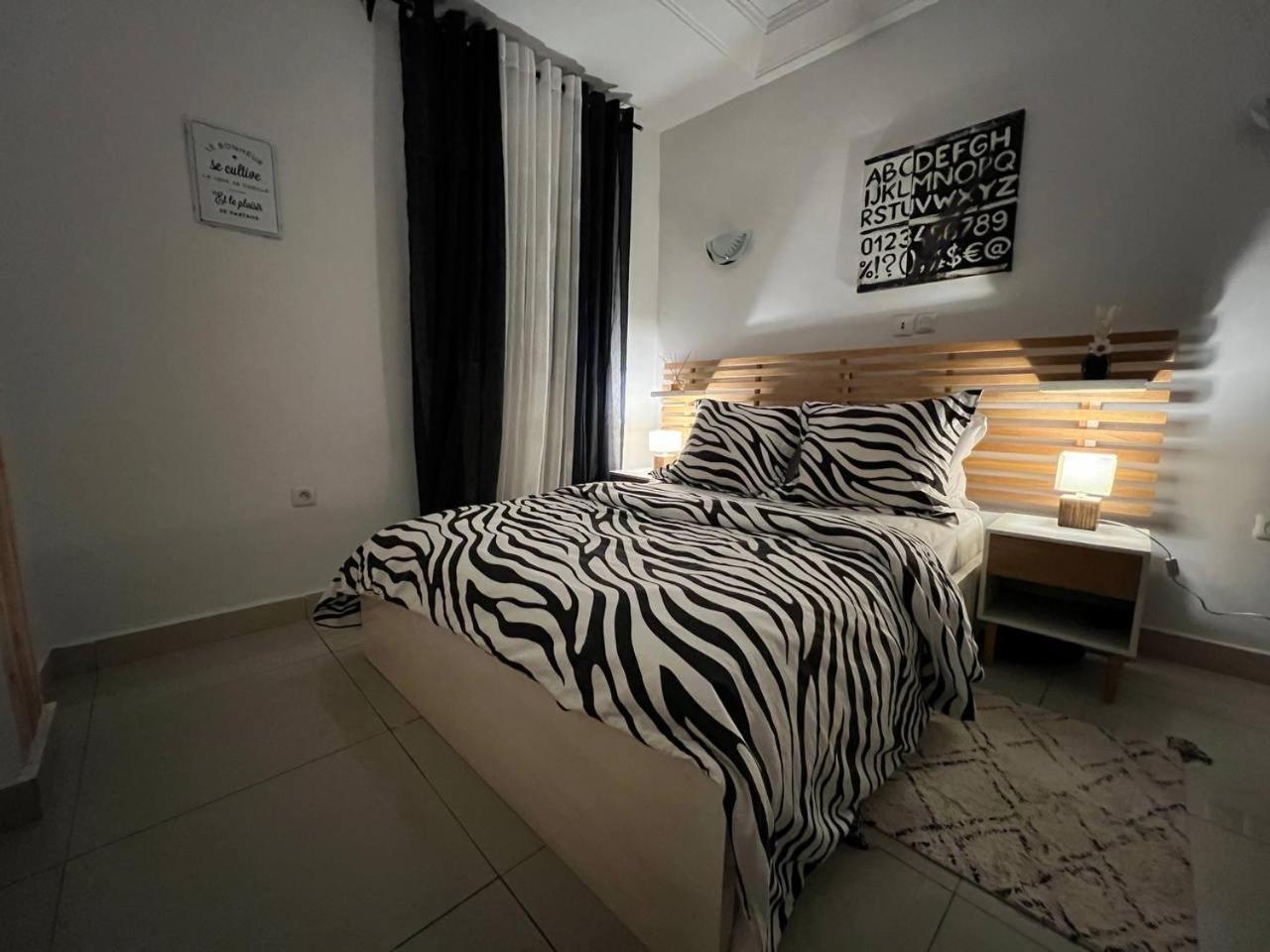Appartement Cosy 3 Bonapriso Douala Luaran gambar